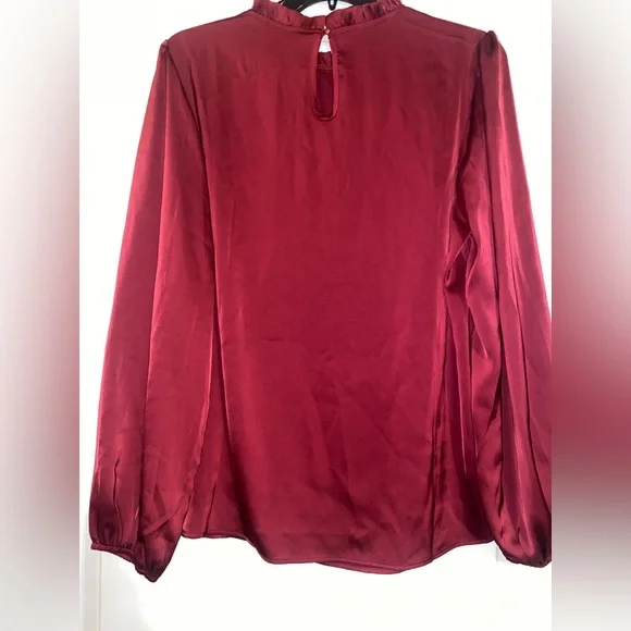 NWOT Bundle of 2 silky tops. Burgundy and grey size medium - Picture 3 of 9